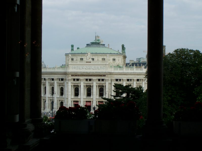 BLICK AUFS BURGTHEATER